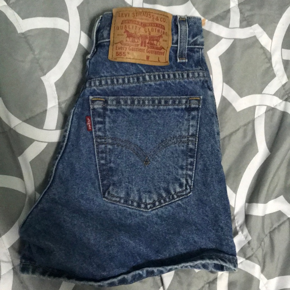 High waisted Levi jean shorts
